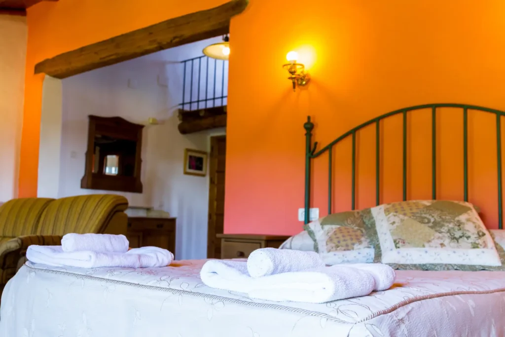 Apartamento con cama de matrimonio