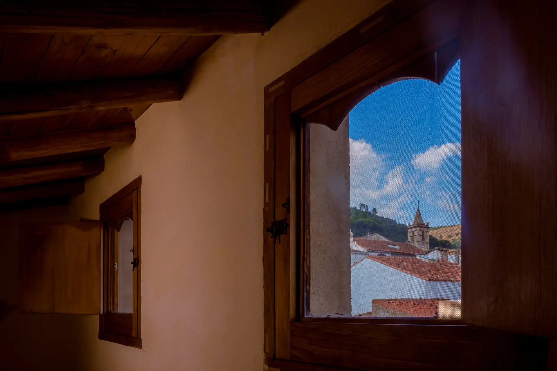 Ventana con vistas al campanario